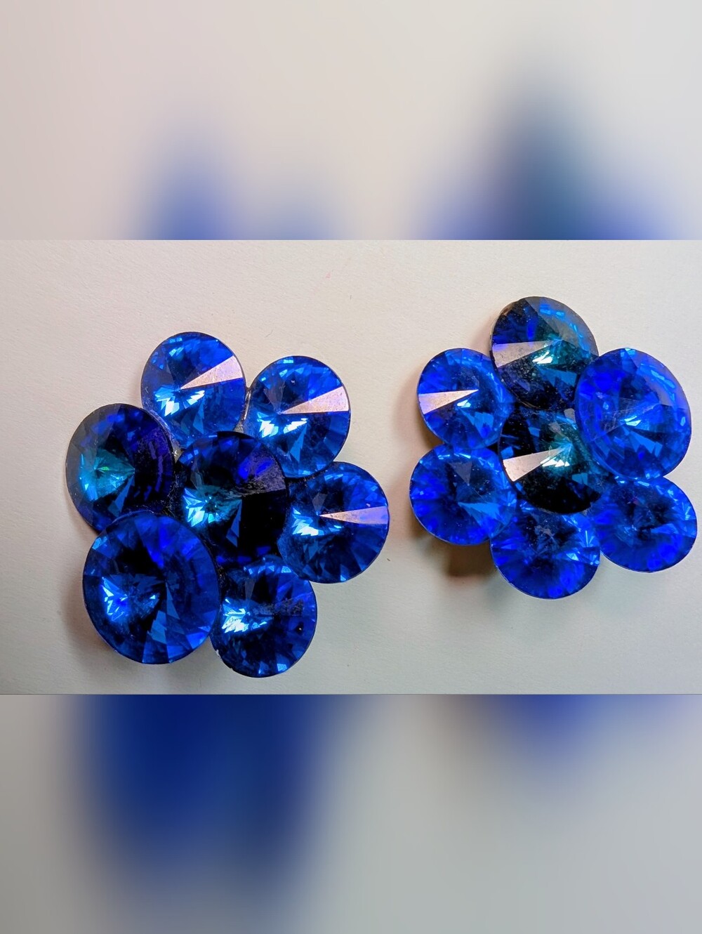 Wendy Gell earrings Swarovski cluster 7 rivolies.